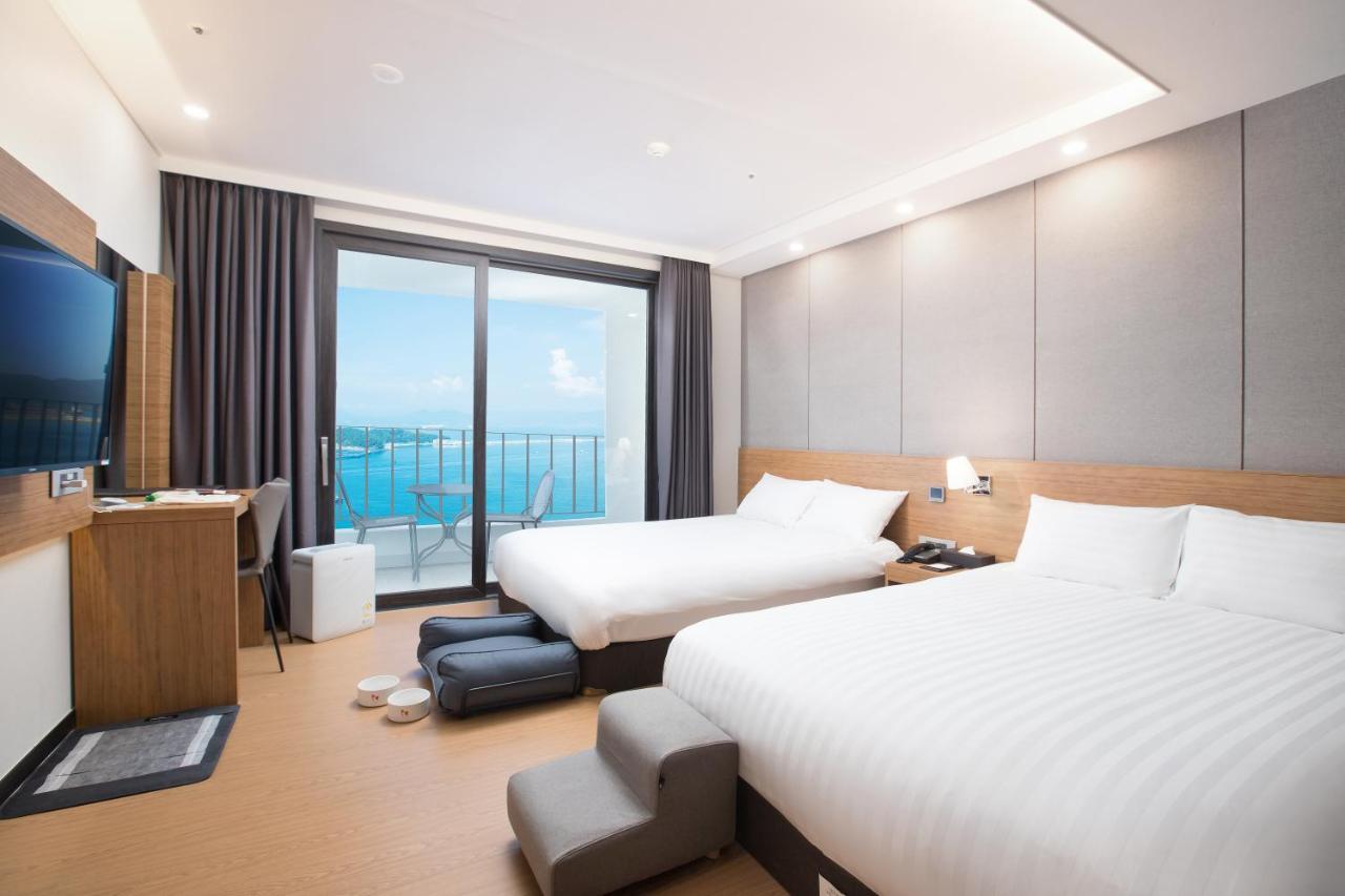 Utop Marina Hotel & Resort Yeosu Exteriör bild