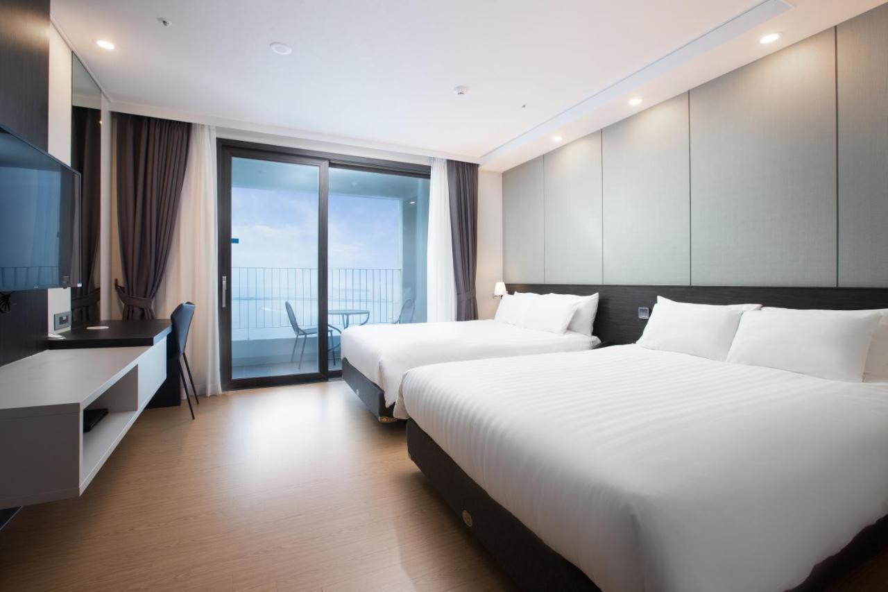 Utop Marina Hotel & Resort Yeosu Exteriör bild