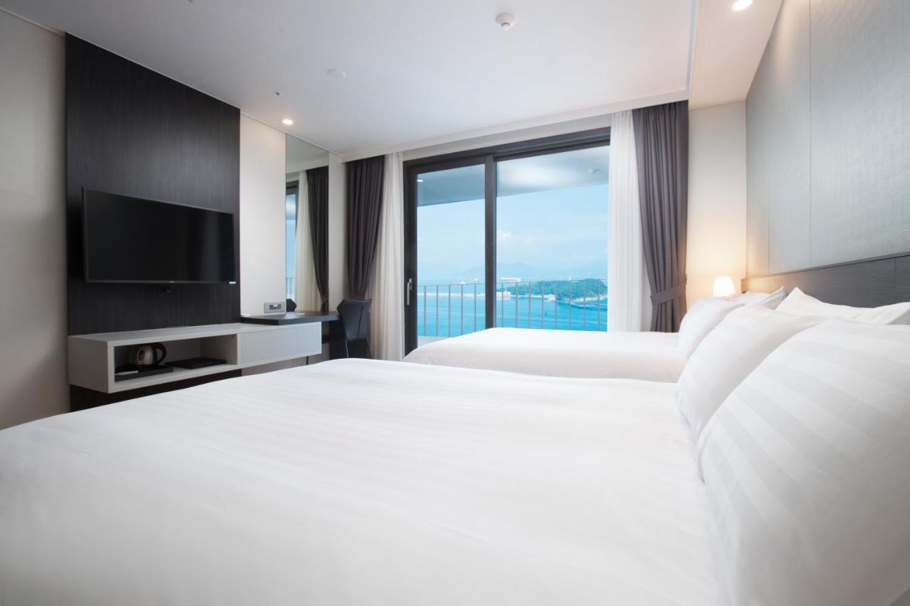 Utop Marina Hotel & Resort Yeosu Exteriör bild