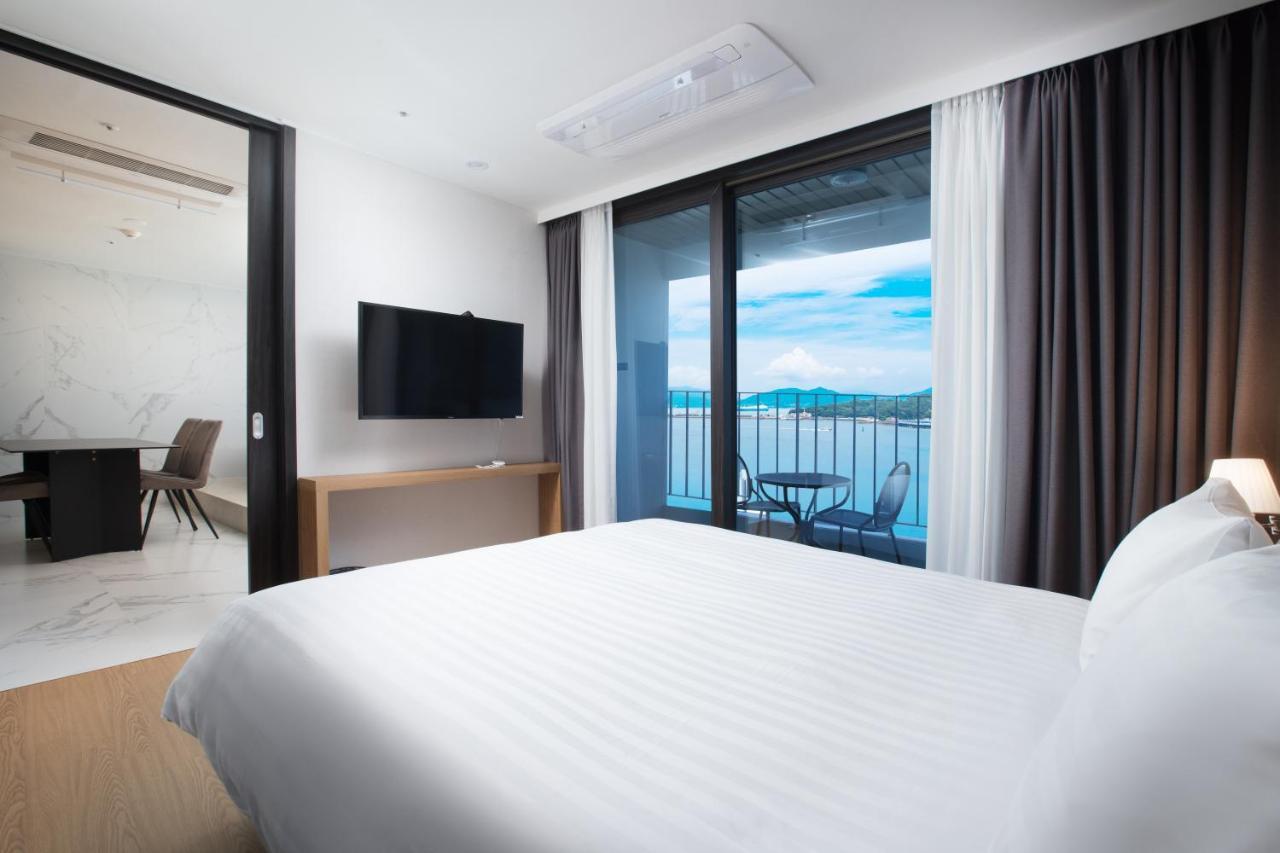 Utop Marina Hotel & Resort Yeosu Exteriör bild