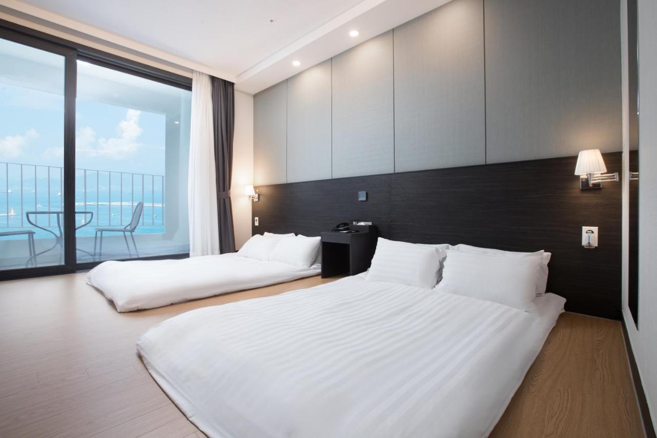 Utop Marina Hotel & Resort Yeosu Exteriör bild