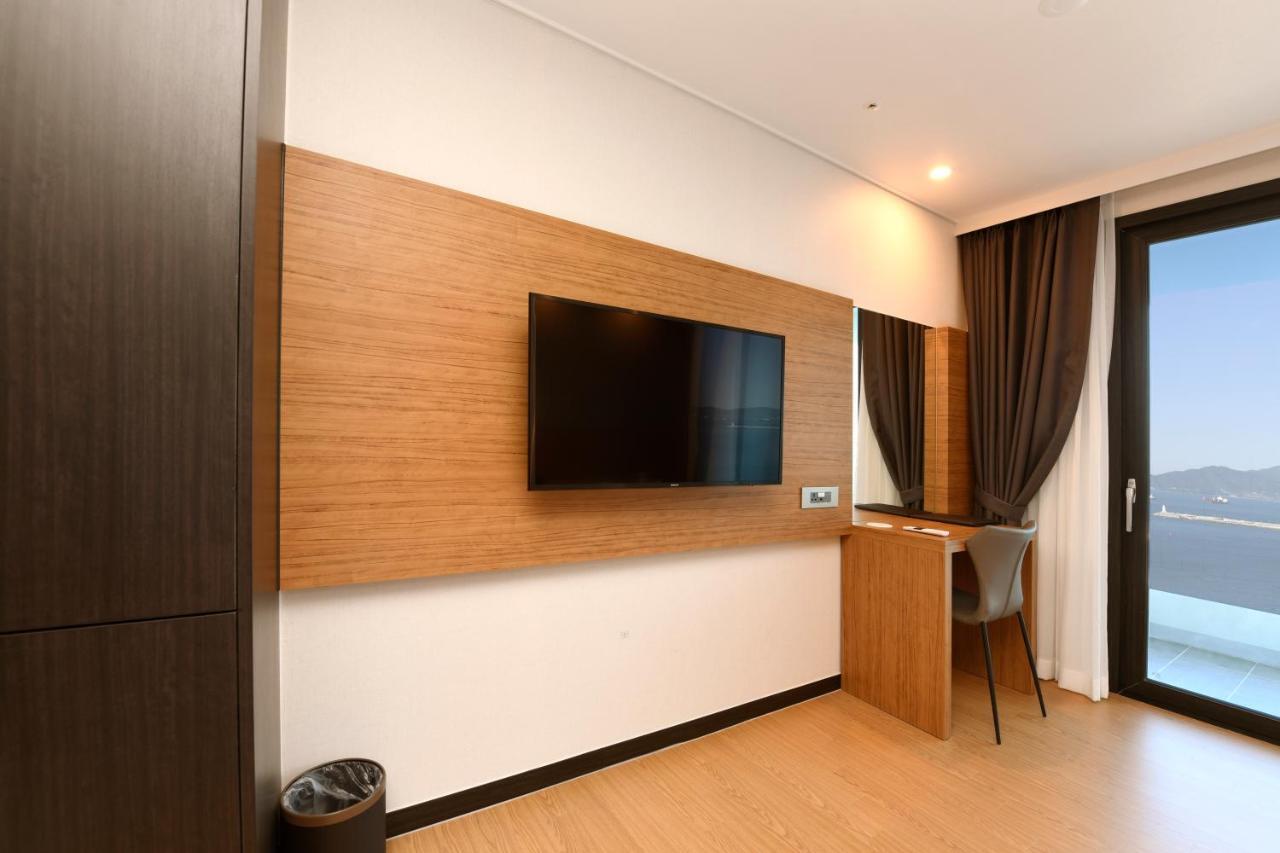 Utop Marina Hotel & Resort Yeosu Exteriör bild